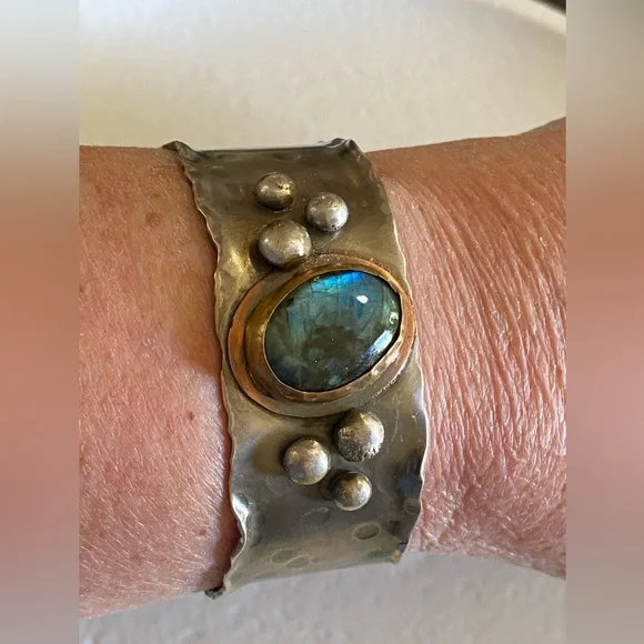 Sterling & Labradorite Cuff - Picture 4 of 7